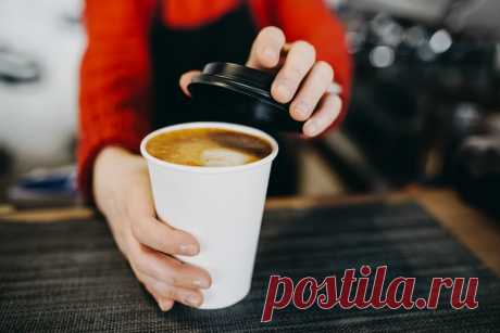 В Турции ведущую уволили за появление в эфире со стаканом Starbucks. Дирекция телеканала «осудила поступок» ведущей с учетом «чувствительности турецкого народа» в вопросе сектора Газа.