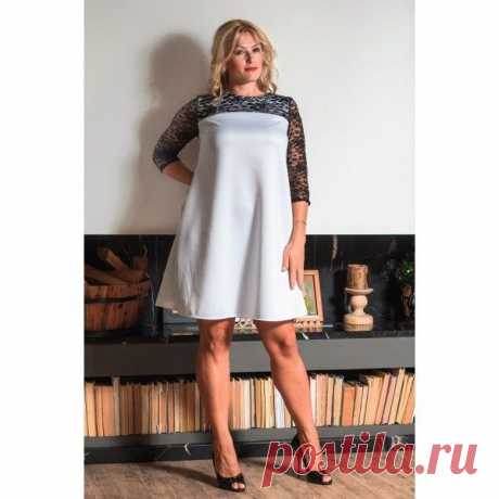 Платье Ксюша.Размеры: 46,48,50,52,54,56
Ткань - дайвинг+гипюр
Длина - 46-48 96см
50-52 100см
54-56 104см