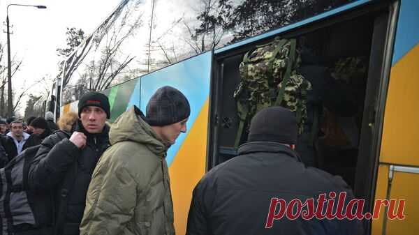 Во Львовской области депутатам вручили повестки прямо во время сессии