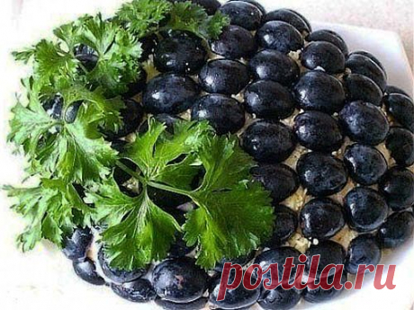 Салат с курицей «Гроздь винограда»