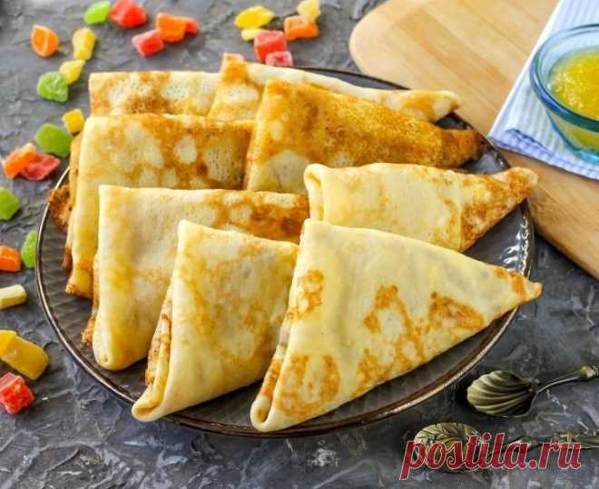 ​Бендерики с творожной начинкой Ингредиенты:Яйцо куриное — 2 шт.Молоко — 300 мл Мука пшеничная — 7 ст. л. Сахар — 2 ст. л. Соль — 1 щепотка Масло растительное — 1,5 ст. л. Творог любой жирности — 250 гПриготовление:1. Вбейте куриные яйца в глубокую...