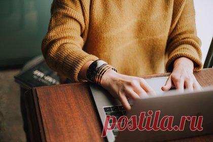 Для российских школ запустили уникальную новинку. «Сферум» запускает бесплатную электронную «Библиотеку практик», чтобы помочь учителям разнообразить уроки с помощью цифровых инструментов. Учителя-предметники смогут найти полезные механики для проведения интерактивных квестов, примеры домашних заданий, онлайн-мероприятие «Своя игра» и другие идеи.