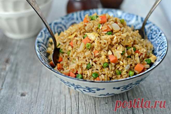 Жареный рис по тайски с яйцом и овощами рецепт с фото - 1000.menu
