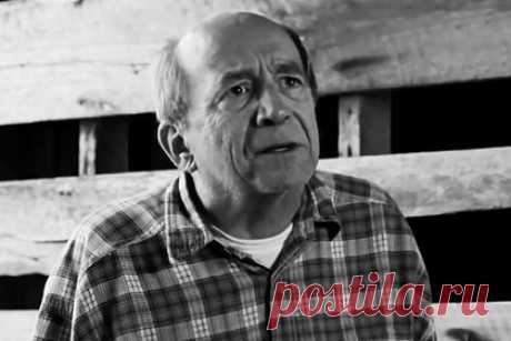 Умер актер фильма «Форрест Гамп» Боб Пенни. Ушел из жизни американский актер Боб Пенни. Артист скончался 25 декабря в возрасте 87 лет, находясь у себя дома в Хантсвилле. Причина его смерти не раскрывается. В кино Боб Пенни попал, уже будучи на пенсии. Он снялся в фильмах «Форрест Гамп», «Стильная штучка» и других проектах.