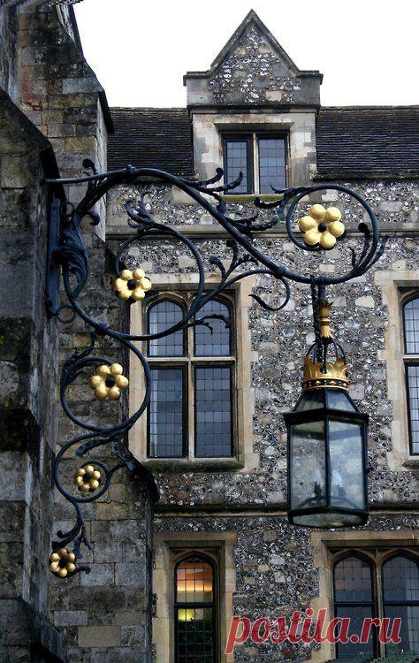 Lantern, Winchester, England photo via linxy (Blue Pueblo)