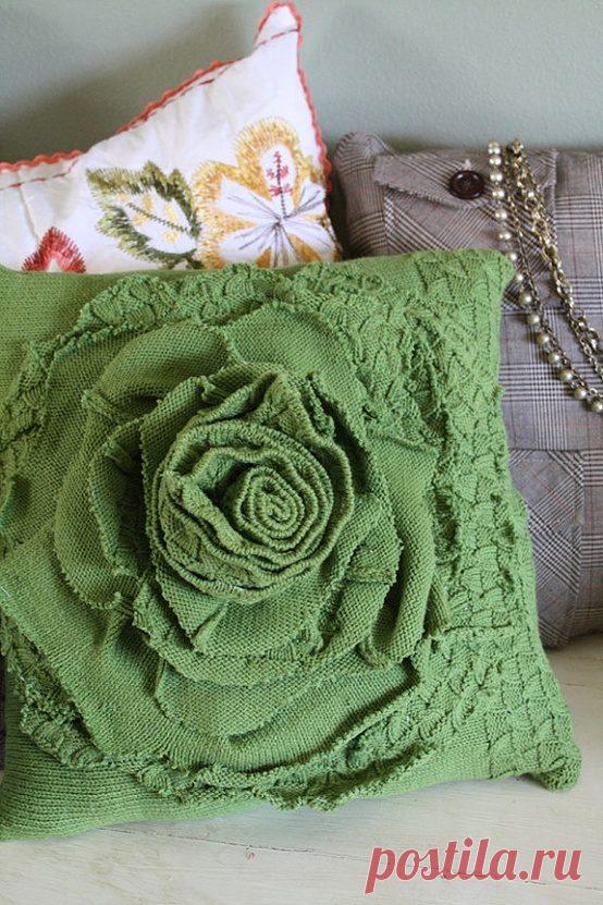 50 идей подушек из старого свитера