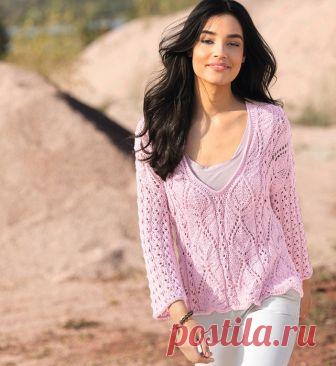 Розовый пуловер с красивым сочетанием узоров и V-образным вырезом спицами!