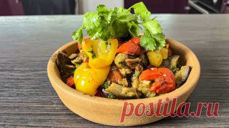 За уши не оттащишь: секрет приготовления идеального аджапсандала по-грузински | Пятый канал - новости и видео | Дзен