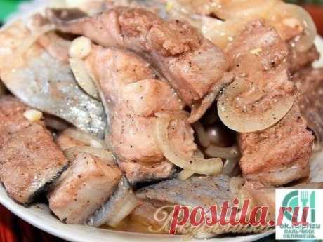 Селедка по-корейски
Очень вкусная получается селедка. Я довольно долго искала этот рецепт, но оно того стоило