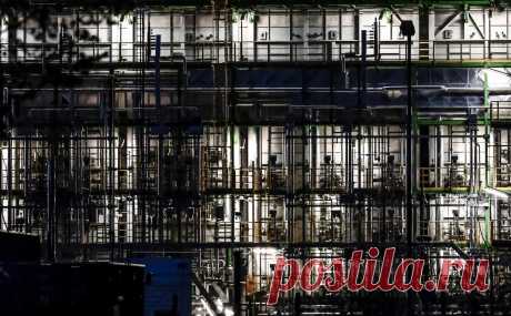 Reuters сообщил об обсуждении национализации актива «Роснефти» в Германии. Берлин начал процесс национализации немецкой «дочки» «Роснефти». Власти Германии осенью 2022 года временно перевели компанию под внешнее управление для обеспечения надежности работы, теперь эти меры сочтены недостаточными