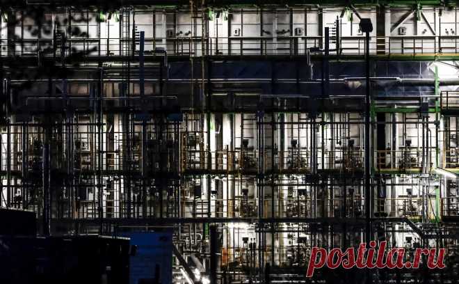 Reuters сообщил об обсуждении национализации актива «Роснефти» в Германии. Берлин начал процесс национализации немецкой «дочки» «Роснефти». Власти Германии осенью 2022 года временно перевели компанию под внешнее управление для обеспечения надежности работы, теперь эти меры сочтены недостаточными