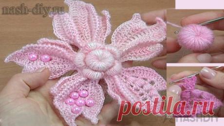 Как связать крючком цветок с разными лепестками