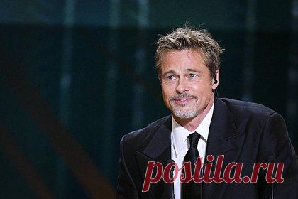 Брэд Питт вышел в свет с новой возлюбленной. Голливудский актер Брэд Питт вышел в свет с новой возлюбленной. Об этом сообщил журнал People. Как уточняется, звезда фильмов и его избранница Инес де Рамон посетили 12-й ежегодный гала-концерт LACMA Art+Film в Лос-Анджелесе, после этого они вместе покинули мероприятие.