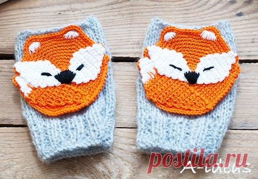 Аппликация крючком «Лисенок»

Необходимые материалы для вязания 

пряжа: 
основной цвет оранжевый; 
белый для мордочки, ушек и хвоста; 
черный для глаз и носа; 
крючок для вязания (у меня №2); 
иголка для шитья. 
Условный обозначения 

воздушная петля — вп [chain / ch] 
столбик без накида — сбн [single crochet /sc] 
столбик с накидом – ссн [double crochet /dc] 
прибавка — вязание двух столбиков без накида в один — пр [increace /inc] 

1. Вяжем основу 

Осенняя аппликация к...