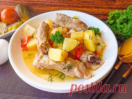 Свиные ребрышки с картошкой на сковороде рецепт с фото пошагово - 1000.menu
