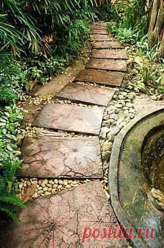 DIY pathway leaf pavers. Gotta love that reddish color too, as opposed to gray concrete.