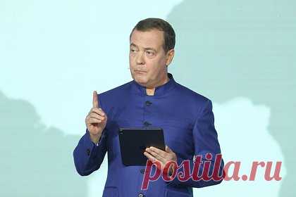 Медведев назвал Украину истинным организатором теракта в «Крокусе». Заместитель председателя Совета безопасности (СБ) Дмитрий Медведев назвал истинных организаторов теракта в «Крокус Сита Холле» в Подмосковье. По его словам, исполнители теракта — не религиозные фанатики, а наемные убийцы, а организаторами террористической атаки являются официальные лица Украины.