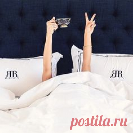 Good morning!!! Love this pic by @njwhite  happy Saturday y'all!!  sheets from @stdecor #inspo#bedding by ceresbr1
