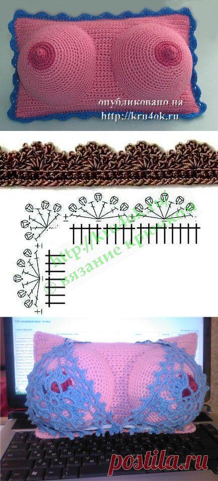 Декоративная подушка, связанная крючком