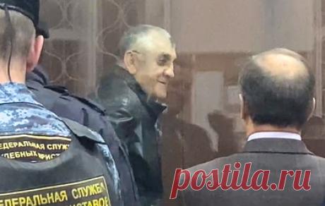 Басманный суд арестовал мэра Кизилюрта Магомеда Магомедова. Он пробудет под стражей до 2 декабря