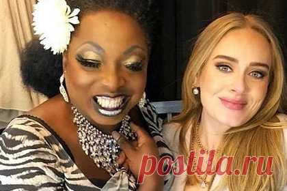 Пьяная Адель разделась и станцевала на шесте в гей-клубе. Британская певица Адель приняла участие в конкурсе стриптиза в одном из гей-клубов Лондона. Она исполнила танец на шесте в брючном костюме люксового бренда Fendi. Позже посетители клуба заметили, что исполнительница, сойдя со сцены, разделась до лифчика. Затем она произнесла со сцены речь о том, каково быть женщиной.