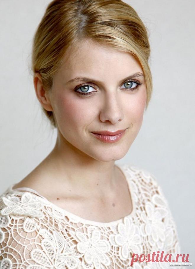 Мелани Лоран, 21 февраля, 1983