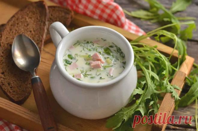 Окрошка - самый любимый рецепт Сколько себя помню, ровно столько же помню этот рецепт окрошки. Маленькой я всe лето гостила в деревне. Когда бабушка готовила окрошку, посылала меня в огород (под окном) за луком, хреном и укропом.Петрушки у нас тогда не было. Яйца были свои, молоко своe, картошка. Квас тоже делали сами. Поэтому окрошка была замечательной на вкус. Сейчас же ...