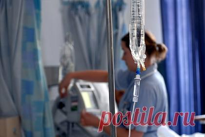 Жительница Великобритании умерла от таинственной жажды. Жительница Великобритании таинственно умерла после того, как весь вечер жаловалась на сильную жажду. 37-летней Смите Патил стало плохо ночью 15 октября. Перед этим она весь вечер жаловалась на жажду и сухость в горле. В больнице ее вырвало, после чего она потеряла сознание. Вскоре она скончалась.