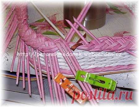 Приемы плетения из газетных трубочек — Рукоделие