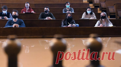 Декан Селезнёв: стажировки помогут выпускникам вузов с поиском работы. Декан факультета международных экономических отношений Финансового университета при правительстве России Павел Селезнёв поделился мнением на тему мер, которые нужно предпринять, чтобы выпускникам вузов легче было найти работу (согласно данным Росстата, с такими трудностями сталкиваются порядка 28% выпускников). Читать далее