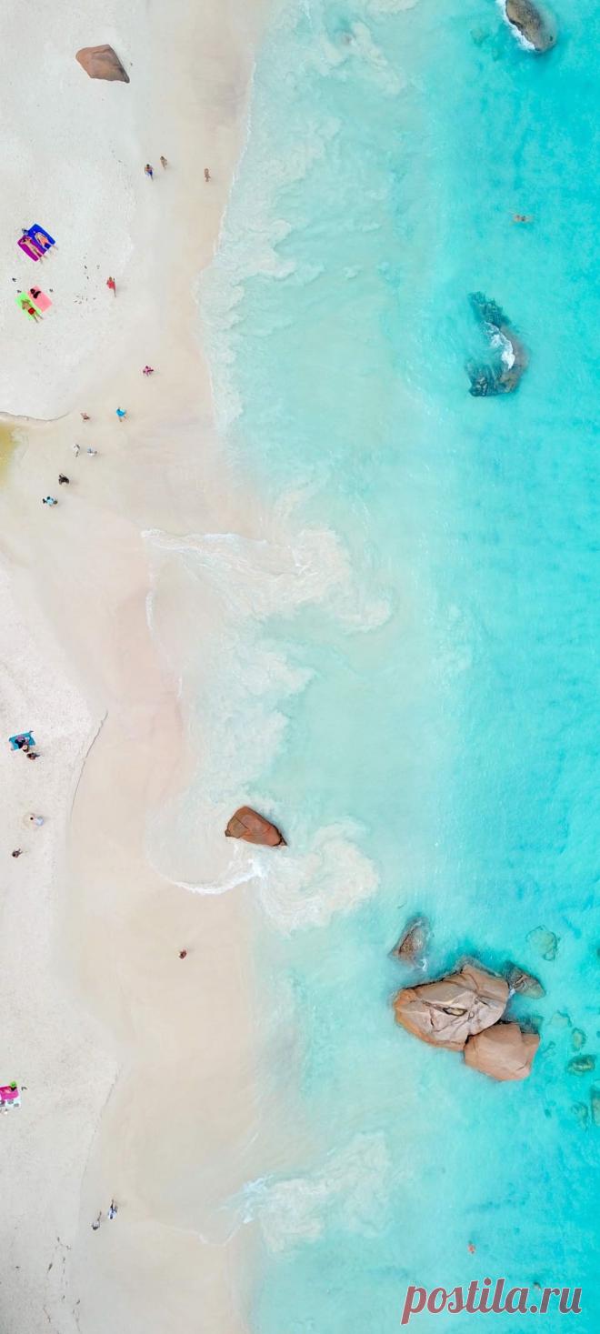 Пляжные обои на экран телефона скачать.