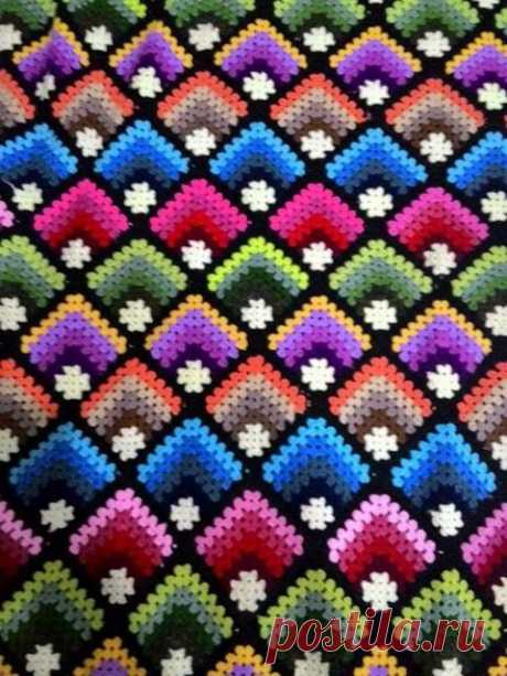 Бабушкин квадрат со смещенным центром | razpetelka.ru