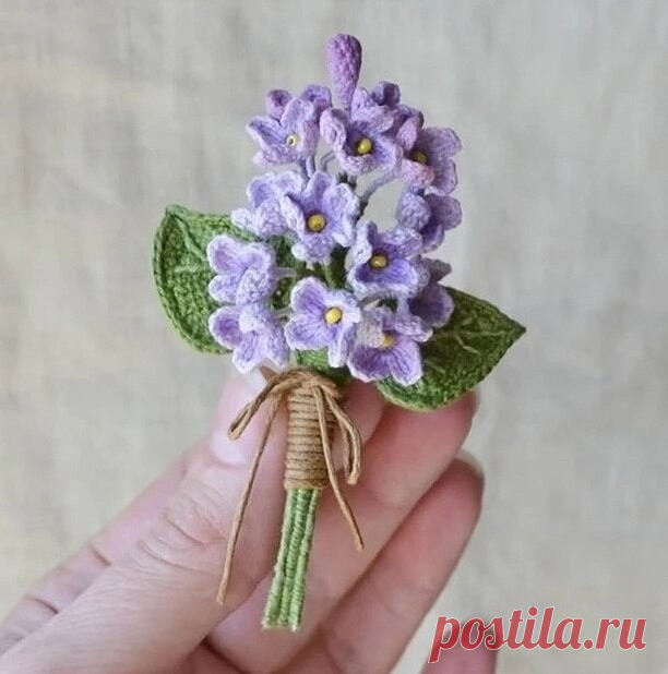 Декоративная веточка сирени