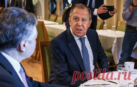 Лавров: США и Британия запретили Украине переговоры с РФ, испугавшись договоренностей. По словам министра иностранных дел России, Вашингтон не заинтересованы в установлении мира и спокойствия на Украине