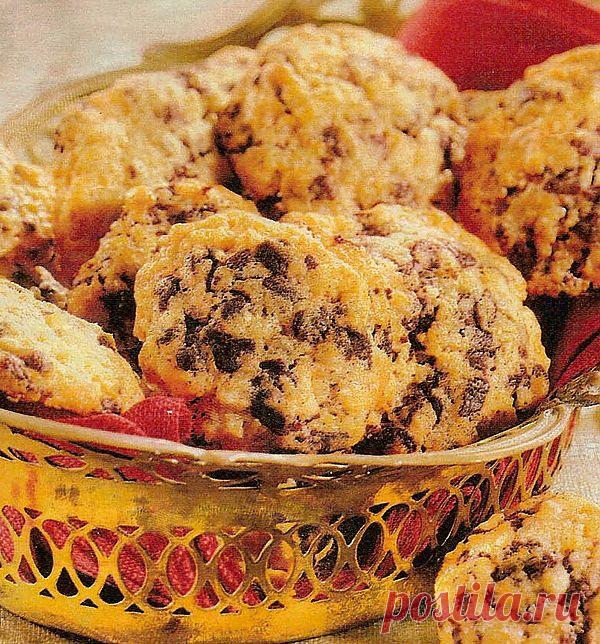 Шоколадное печенье. Очень простой и быстрый способ приготовить классические шоколадные печенья, которые так хороши с молоком...