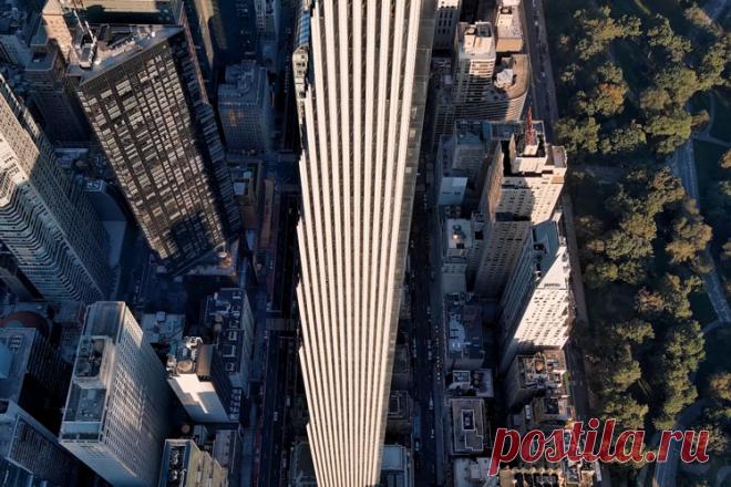 Steinway Tower в Нью-Йорке – самый тонкий небоскрёб в мире В Нью-Йорке на Улице миллиардеров построили самый тонкий небоскрёб в мире, который имеет самое малое соотношение ширины и высоты среди всех существующих небоскрёбов. Он представляет собой 82-этажное сверхвысокое жилое здание высотой 435 метров …