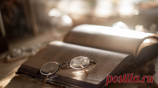 30 идей из книг по саморазвитию, заставляющих задуматься «Не жалейте времени на безделье», — неожиданно прочитать такую фразу из книги по саморазвитию, правда? Но иногда остановиться на мгновение просто необходимо. Перед вами 30 идей из лучших книг по саморазвитию, которые заставляют задуматься — P.S. Вспомните, что вы себе обещали. Пока энергия после новогодних каникул не иссякла — стоит браться за дело. Книги помогут превратить мечты и цели в цепочки понятных действий. С 15 по 21 января…