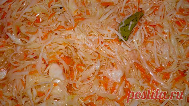Очень быстрая капустка. Залил и готово Капуста вкусная, витаминная. Хрустящая! Рецепт приготовления Берём из расчёта три килограмма капусты....
