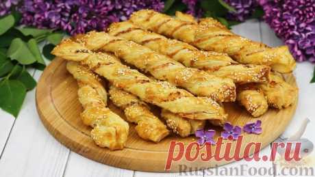Рецепт: Слоёные палочки-спиральки с ветчиной и сыром на RussianFood.com
