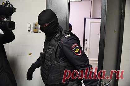 В петербургский офис Group-IB пришли с обысками. В Петербурге силовики пришли в офисы компании Group-IB и проводят обыски. Оперативные мероприятия идут также в помещениях других фирм. Арестованный по делу о госизмене основатель Group-IB Илья Сачков заявил о своей невиновности. Ему вменяется передача секретных сведений иностранной разведке.