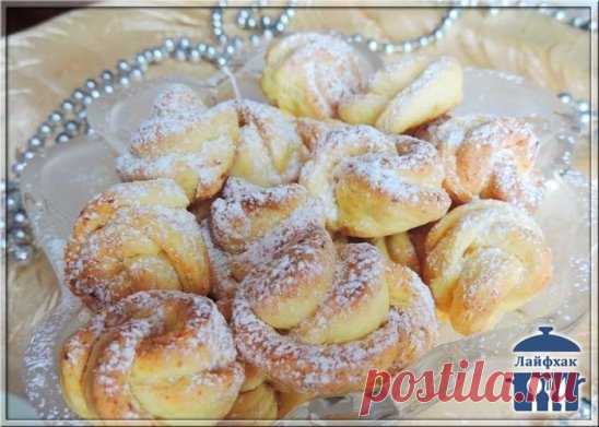 Творожное печенье «Чайная роза».
Хочется, чтоб домашнее печенье было не только вкусным, но и красивым? Тогда этот рецепт точно для вас. Это вкусное, ароматное и мягкое печенье привлекает уже только своим внешним видом. А когда вы попробуете хоть одну «розочку», то уже не сможете остановиться  Печенье прекрасно подойдет для чаепития с подругами, дополнит романтический вечер и приведет в восторг де