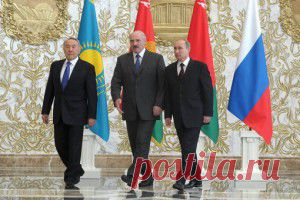 Эффект на 900 миллиардов. Подписание договора о Евразийском экономическом союзе (ЕАЭС) Россией, Казахстаном и Белоруссией безусловно станет историческим событием и отправной точкой к созданию общей экономической системы. Президенты трех стран скрепили своими подписями договор, который объединяет юридическую базу Таможенного союза и Единого экономического пространства, а также часть нормативных актов Евразийского экономического сообщества. ...(Я доволен!!!)