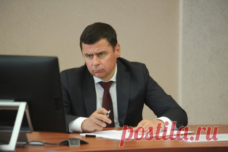 Дмитрий Миронов напомнил главам районов о личной ответственности за выполнение работ в рамках проекта «Решаем вместе!»

https://reshaem.vmeste76.ru/n2m/

#РешаемВместе