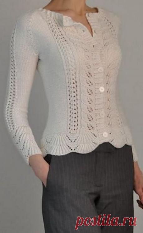 Кардиган "Вьющаяся роза" спицами 

Кардиган "Вьющаяся роза" связан на круговых спицах №4. Кардиган украшают вертикальные ряды узоров по центру спинки, по краям полочек и по центру рукавов. Низ полочек, спинки и рукавов украшают узоры…