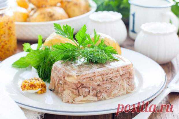 Холодец из индейки: диетический вкусный холодей из мяса индейки - Скатерть-Самобранка - медиаплатформа МирТесен Холодец из индейки – является диетическим блюдом. Он получается невероятно вкусным и ароматным. Холодец из индейки: ингредиенты 500 (пятьсот) гр – крыльев индейки Пол кило – бедра индейки 1 (одна) шт – лука 1 (одна) шт – моркови 1 (одна) шт – лаврового листа 3 (три) зубчика – чеснока Соль и