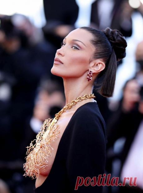 Белла Хадид показала декольте, которое не оставляет места для фантазий (Фото)
Добрый день, дорогие друзья. Хотя престижный Каннский международный кинофестиваль стартовал уже несколько недель назад, когда на знаменитой набережной Круазет снова была официально проложена красная ковровая дорожка, можно сказать, что настоящее зрелище началось только после того, как туда начали прибывать супермодели....
Читай дальше на сайте. Жми подробнее ➡