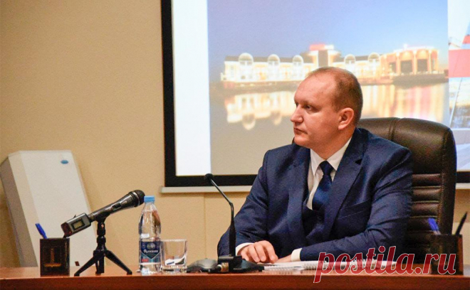 Бывшего мэра Ульяновска обвинили в премии самому себе на ₽300 тыс.. В отношении бывшего мэра Ульяновска Дмитрия Вавилина возбудили уголовное дело о растрате, сообщили РБК в пресс-службе Следственного комитета по Ульяновской области.