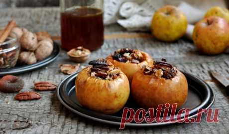 Яблоки, запечённые с овсянкой, орехами, финиками и мёдом