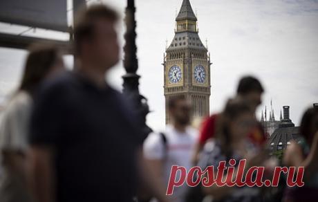 Шведскому активисту запретили въезд в Британию после угроз сжечь Коран. Расмус Палудан разместил видеозапись в Twitter, где заявил о планах сжечь Коран в Уэйкфилде в период священного для мусульман месяца рамадан