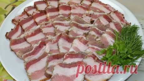 Самый правильный способ засолки сала: вкуснее не бывает 

Как солить сало?Свиное сало является очень вкусным продуктом и отличным источником энергии за счет своей высокой калорийности. Как же вкусно приготовить сало в домашних условиях? 

Шаги. 
1. Для начала нужно выбрать правильное сало. Оно может быть однородным или иметь мясные прослойки. В любом случае, следует проверить продукт перед непосредственной засолкой. Качественное сало без труда прокалывается ножом и, следов...